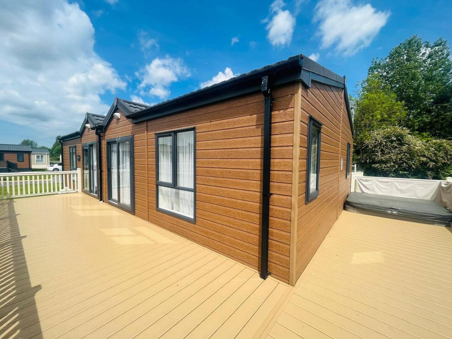 Waterside Retreat With Hot Tub Villa Pocklington Exterior photo